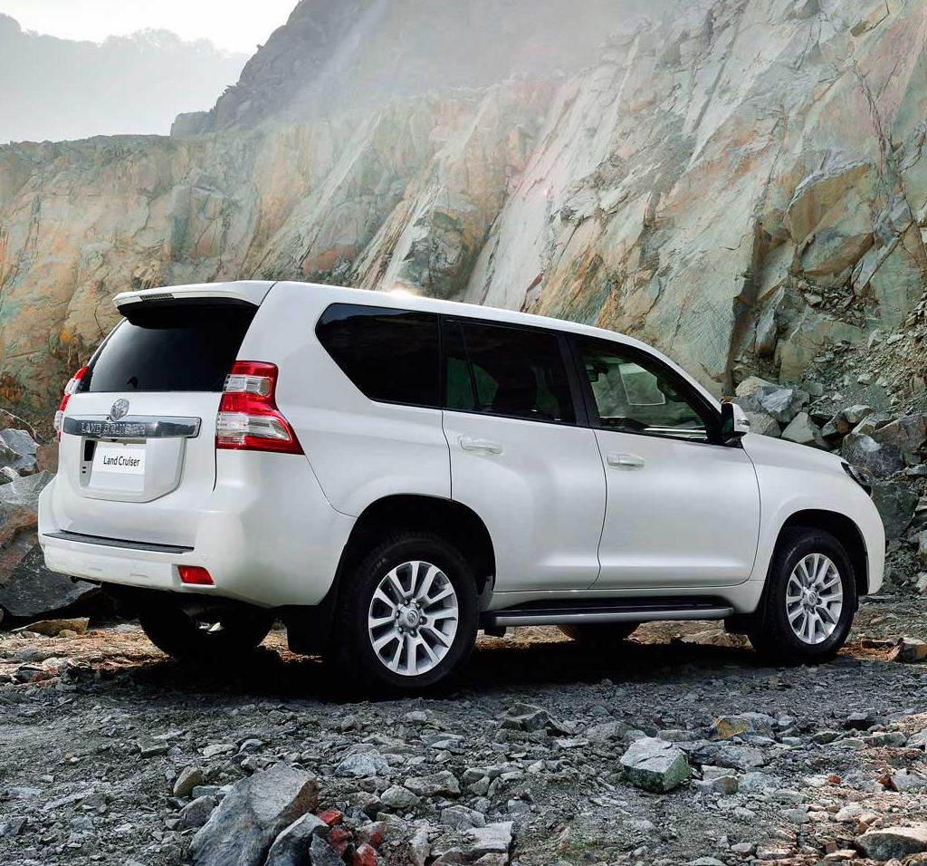zadnyaya-chast-Toyota-Prado-150-2016