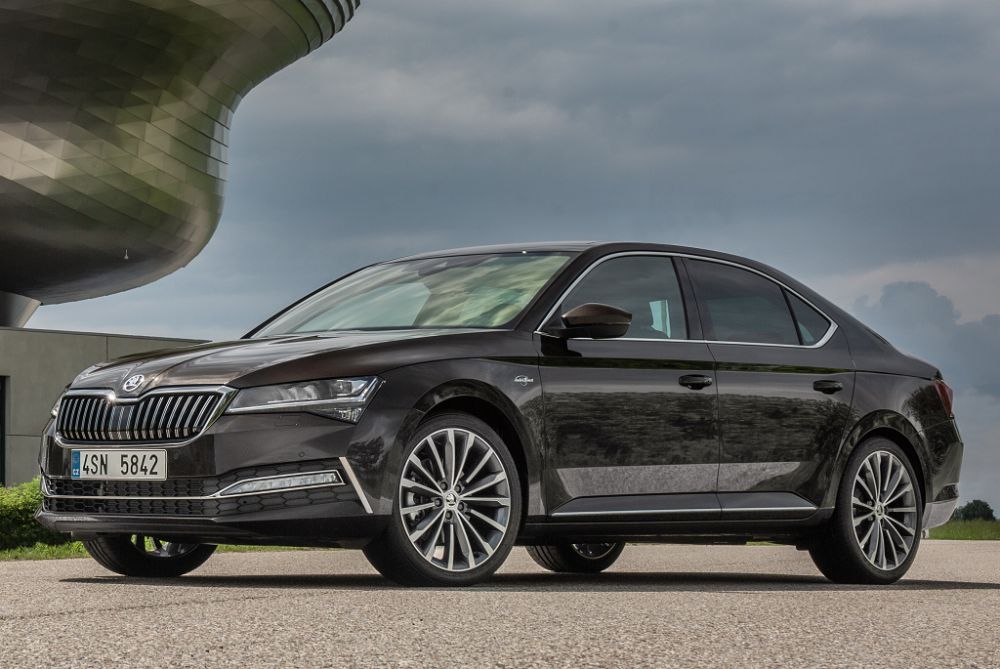 Skoda-Superb-2020-1