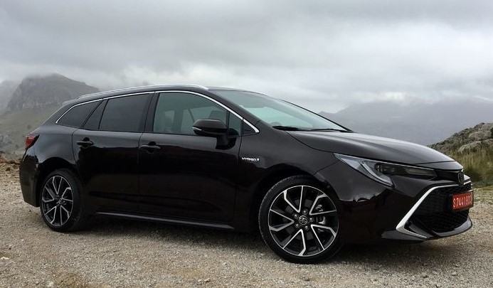 S8-s0-essai-toyota-corolla-touring-sports-2019-hybride-et-sportive-vraiment-581210-142056