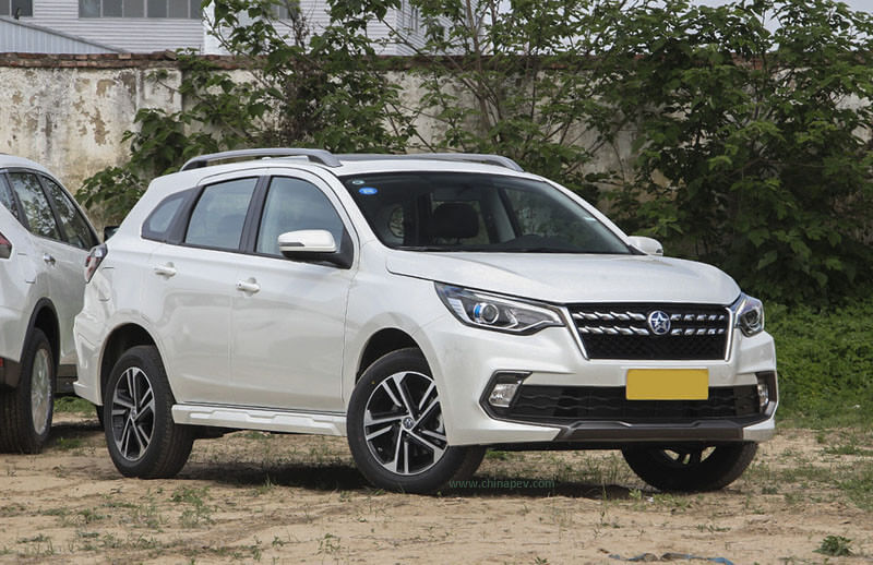 2019-Dongfeng-Venucia-T70-02