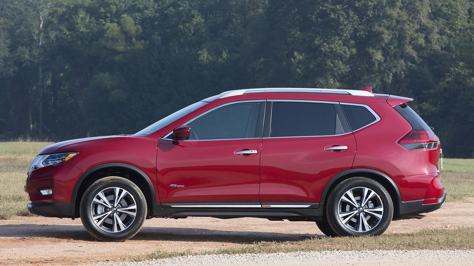 Nissan_Rogue_X-trail_2017-03