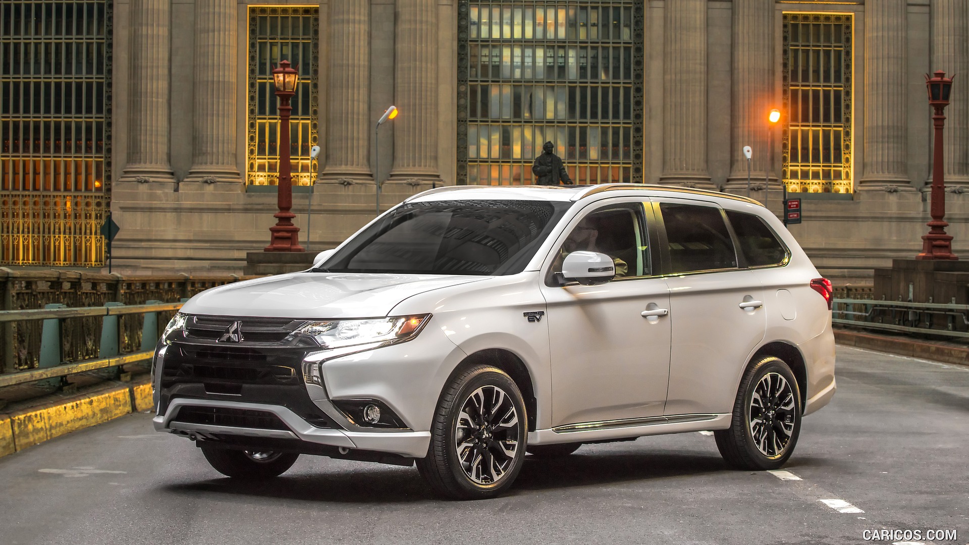 2017_mitsubishi_outlander_4_1920x1080
