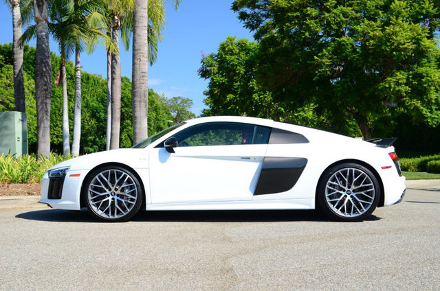 used-2017-audi-r8-v10coupequattrostronichighlyoptioned-12920-15785497-1-640