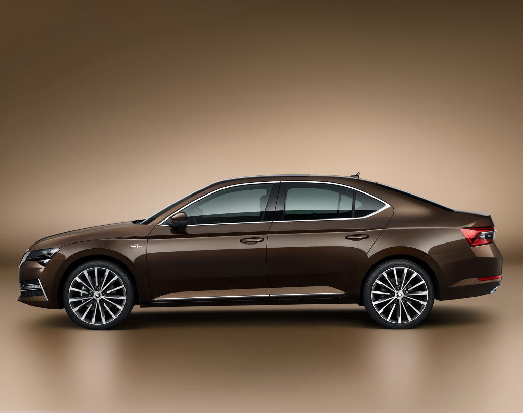 SHkoda-Superb-2020-sboku