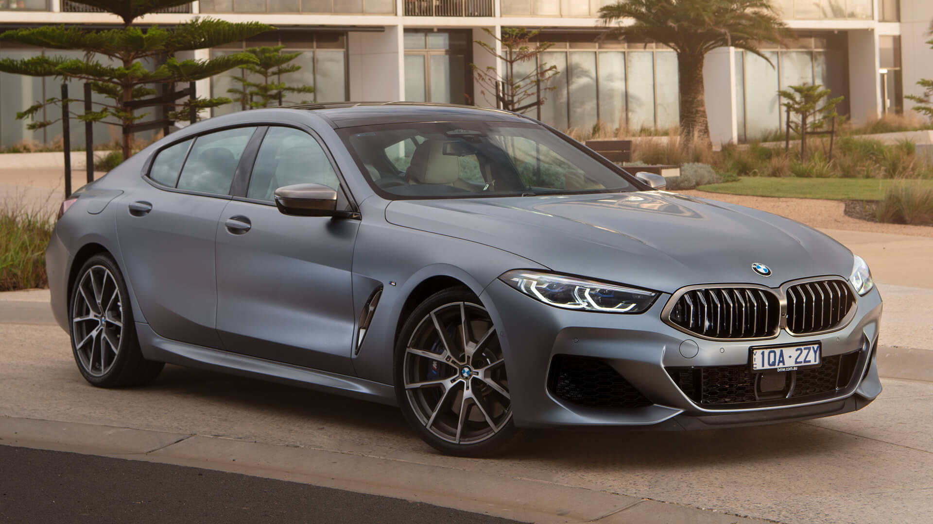 BMW-M8-2