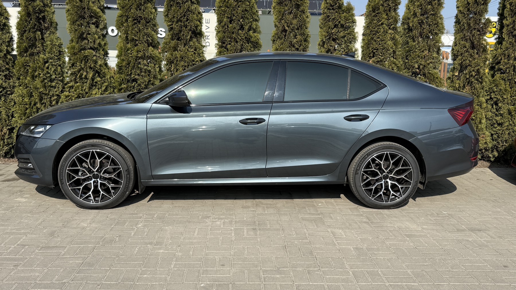 Шкода на дисках ZW-9547 BP R18*8.0J