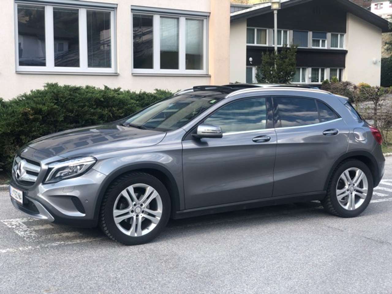 MERCEDES-BENZ-GLA-00
