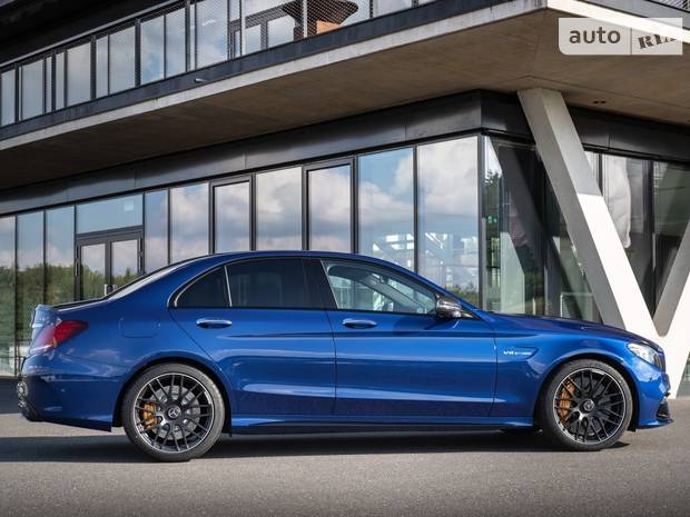 mercedes-benz_c-class__485772-620x465x70