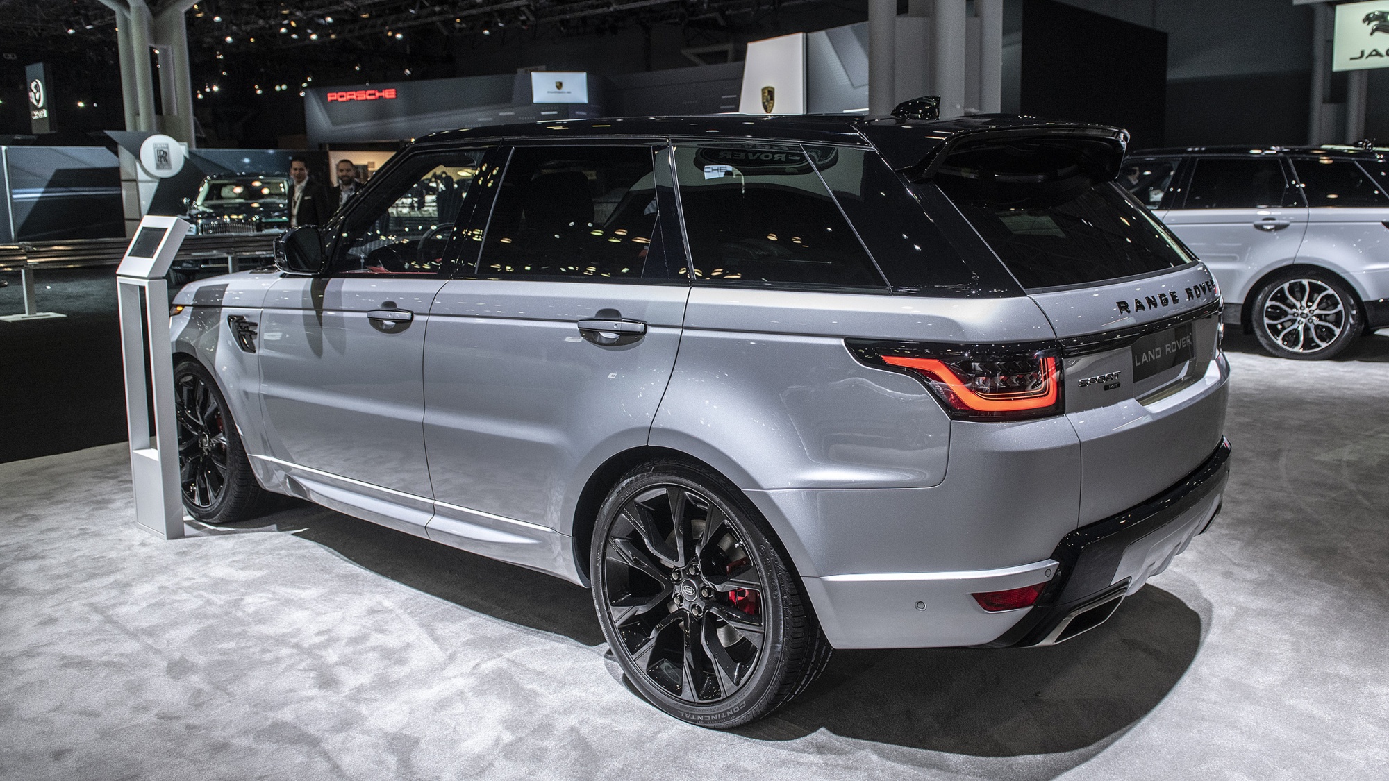 2020-range-rover-sport-hst-1